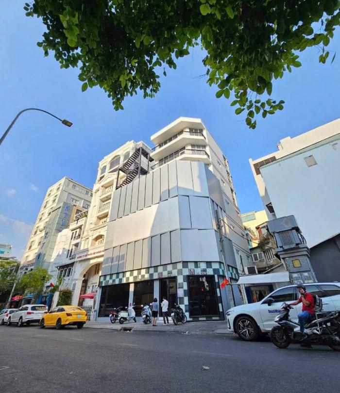 Bán tòa nhà góc 2 mặt tiền đường Trần Nhật Duật Quận 1