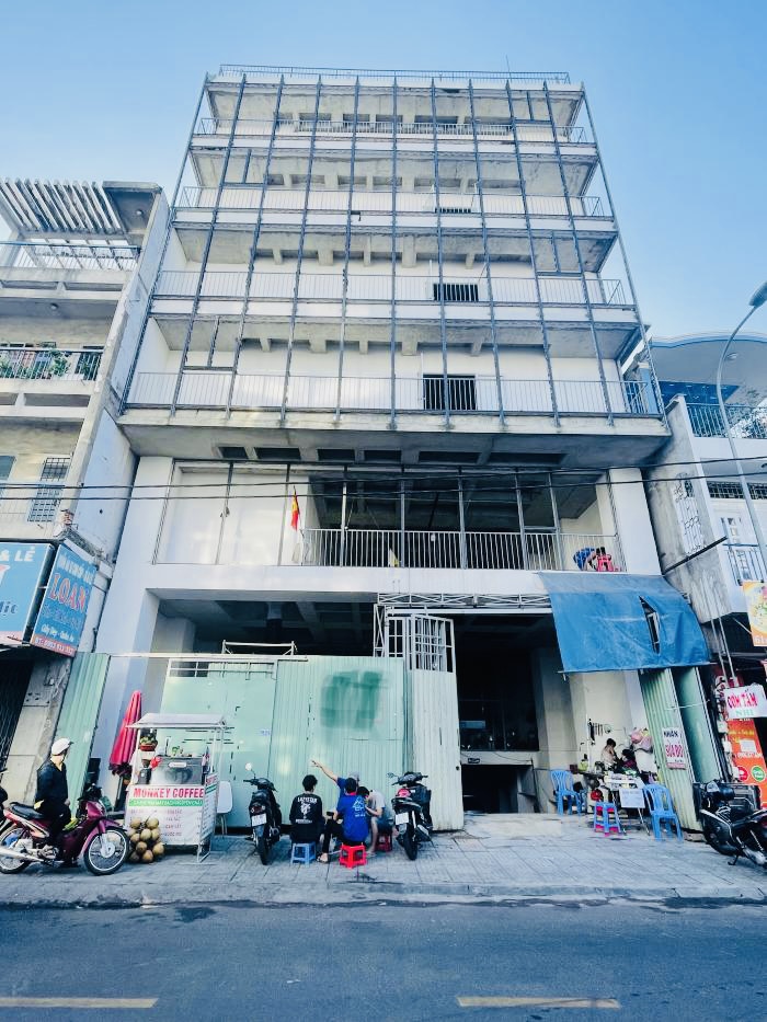 Cho thuê toà nhà mặt tiền đường Nguyễn Hữu Cầu