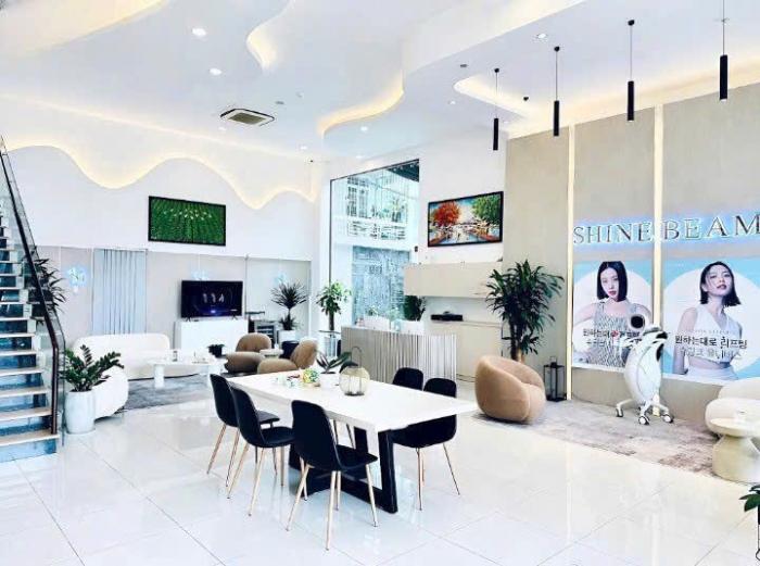 Tòa nhà văn phòng vị trí đắc địa Nguyễn Thị Minh Khai Quận 1 cho thuê