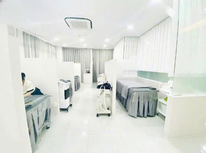 Tòa nhà văn phòng vị trí đắc địa Nguyễn Thị Minh Khai Quận 1 cho thuê