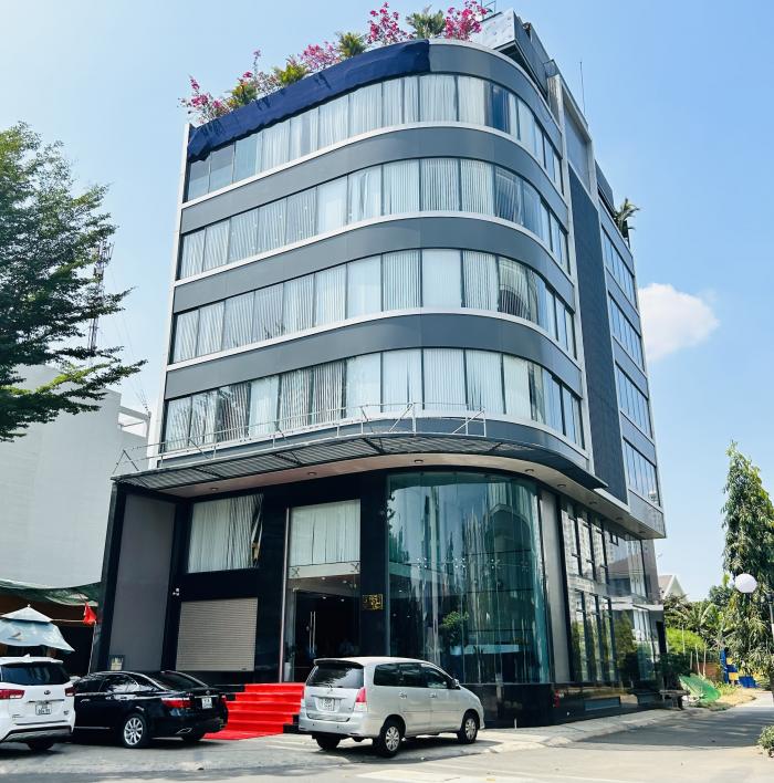 Cho thuê tòa nhà quận 2, góc 2 mặt tiền đường Trương Văn Bang