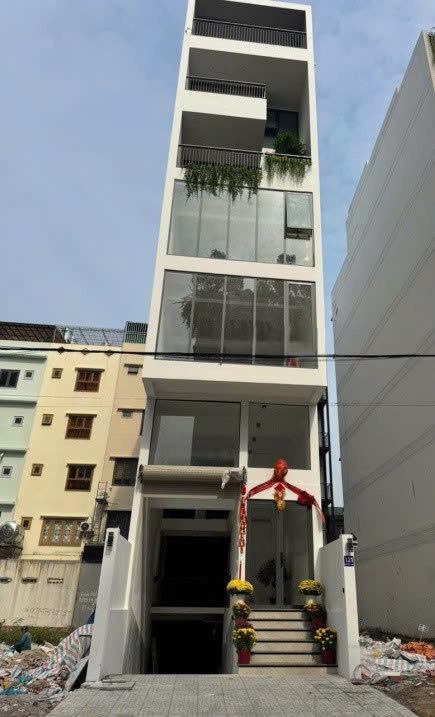 Tòa nhà cho thuê mặt tiền 121 Lê Hiến Mai Quận 2