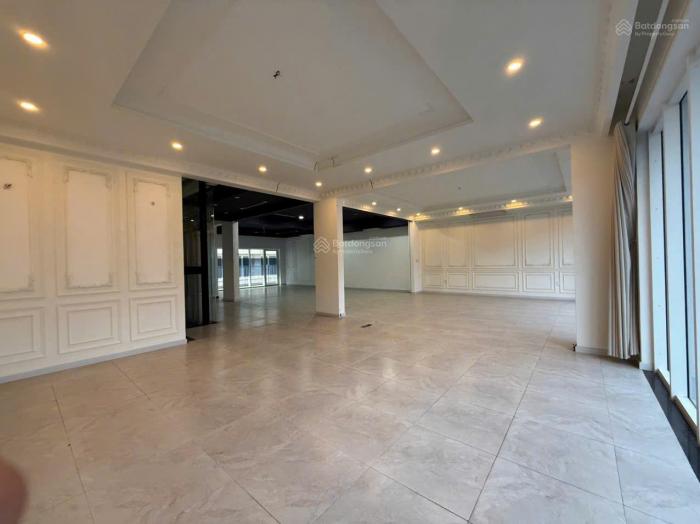 Cho thuê tòa nhà mặt tiền 134-136 đường B2 khu Sala Quận 2