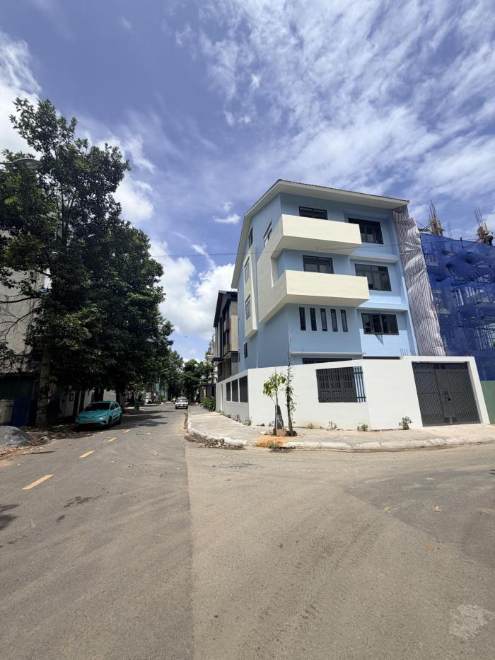 Tòa nhà cho thuê góc 2 mặt tiền 27 đường số 54 khu Đảo Kim Cương Quận 2