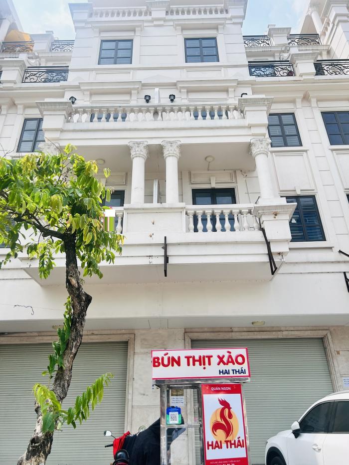 Cho thuê tòa nhà góc 2 mặt tiền đường Nguyễn Văn Lượng