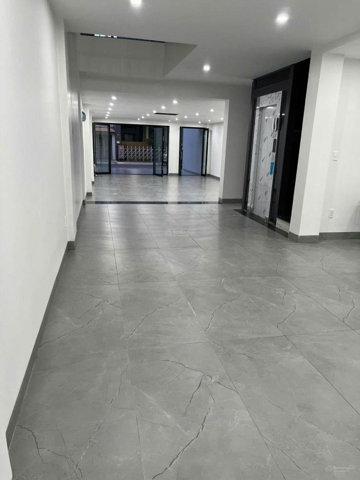 Tòa nhà cho thuê mặt tiền đường Nguyễn Bá Tuyển Quận Tân Bình