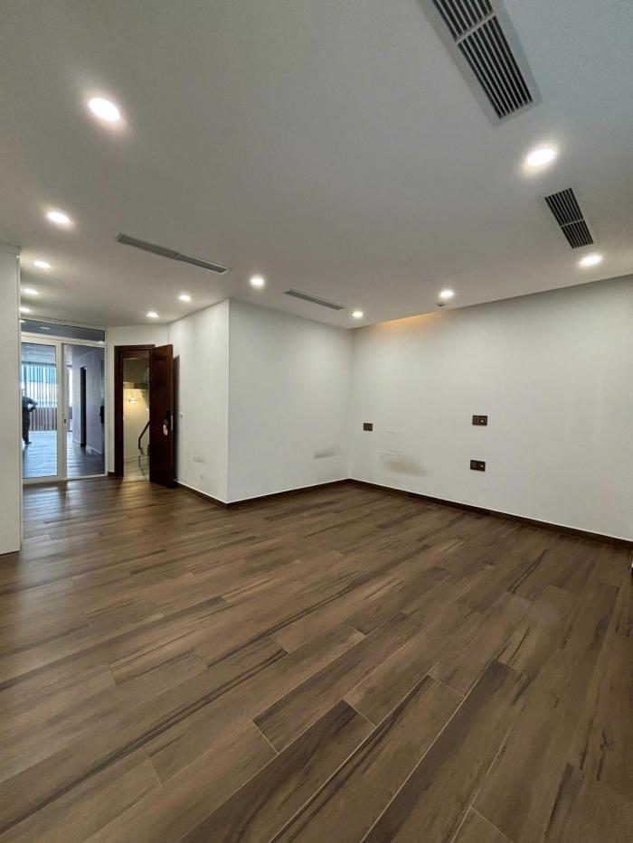 Tòa nhà cho thuê mặt tiền 04 Nguyễn Đình Khơi Quận Tân Bình
