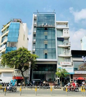 Cho thuê toà nhà mới mặt tiền đường Nguyễn Văn Cừ quận 5