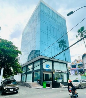 Cho thuê tòa nhà góc 3 mặt tiền đường Nguyễn Huy Tưởng