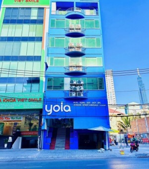 Cho thuê tòa nhà mặt tiền đường Nguyễn Gia Trí (D2)